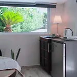 Cosy Garden Apartment