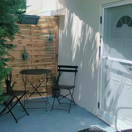 Cosy Garden Apartment *